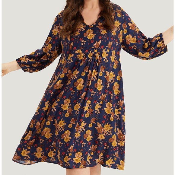 BloomChic Dresses & Skirts - BloomChic Floral Navy V Neck Pocket Dress Size Large 12 & Plus Size 1X
